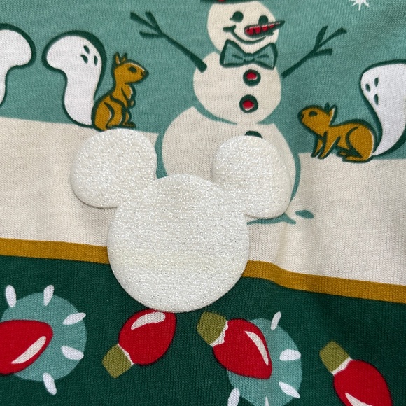 Disneyland “Happy Holidays” Christmas Spirit Jersey size xs - Picture 4 of 5